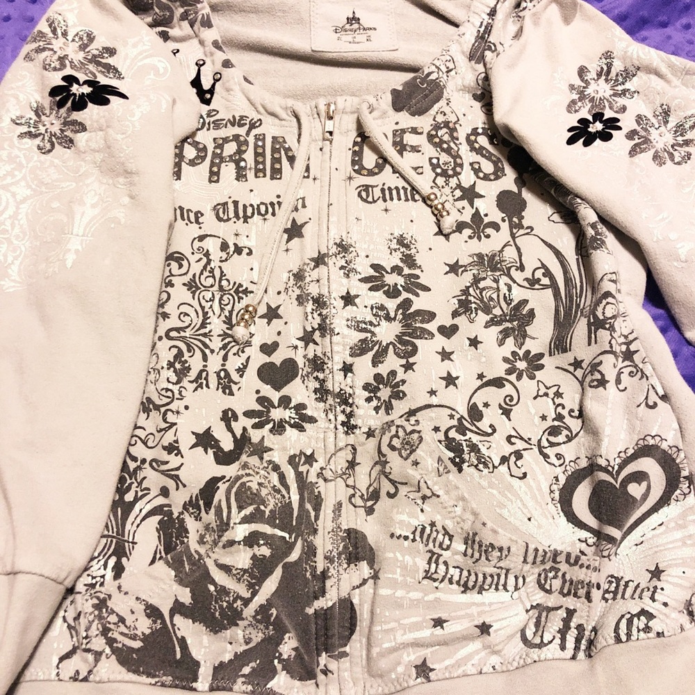 Disney zip up hoodie!